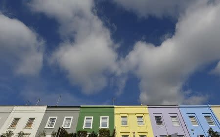 A residential street is seen in Notting Hill in central London October 8, 2013. REUTERS/Toby Melville
