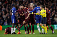 <p>Rudiger prend un carton après une semelle sur Sergi Roberto. Juste avant cet avertissement, c’est Luis Suarez qui a pris un jaune après une contestation. (Photo : Reuters) </p>