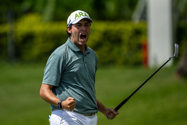 El festejo de Santiago De la Fuente, que cerró la vuelta con un birdie y se consagró en el Latin America Amateur Championship 2024 en Santa María Golf Club, en Panamá.