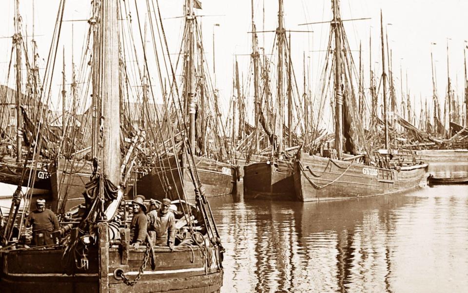 Fishing boats in Grimsby docks in Victorian times