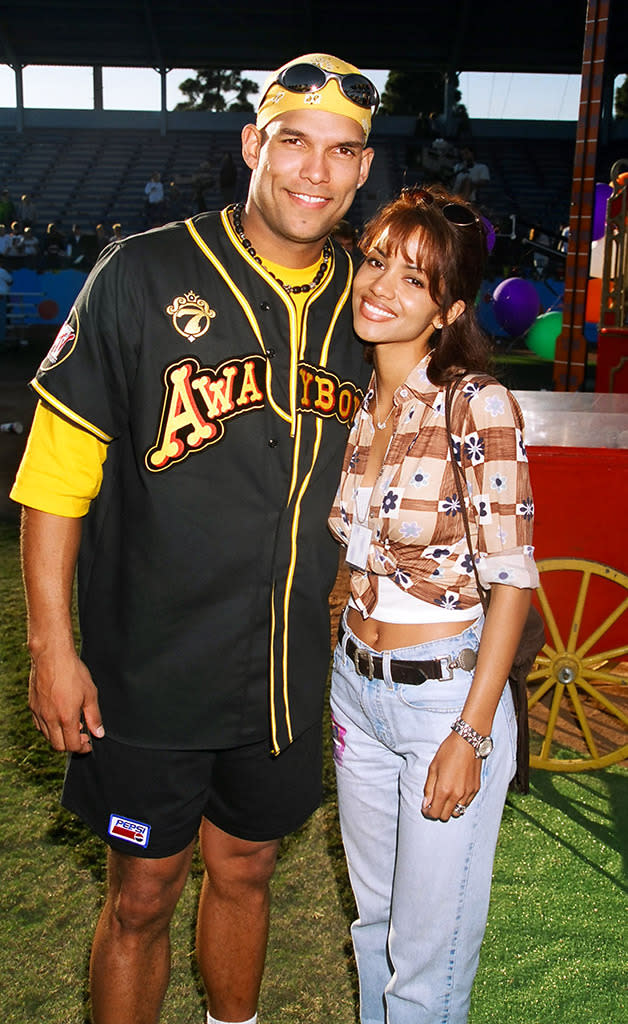 David Justice Goes Off On Halle Berry On Twitter