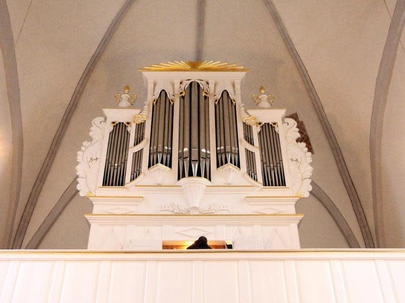 Von 1994 stammt die Orgel in der Kreuzkirche in Stapelmoor. Foto: Bernd Meier