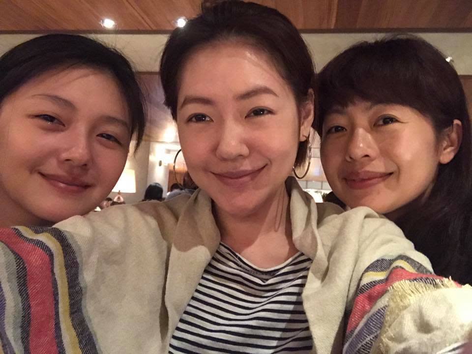 徐家三姐妹也是演藝圈赫赫有名的姊妹檔，大小S的美就不用再多贅述了，大姐更被說神似陳妍希。