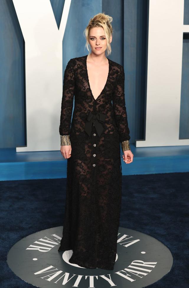 Kristen Stewart Wore a See-Through Chanel Gown at the 2022 'Vanity Fair'  Oscars After-Party