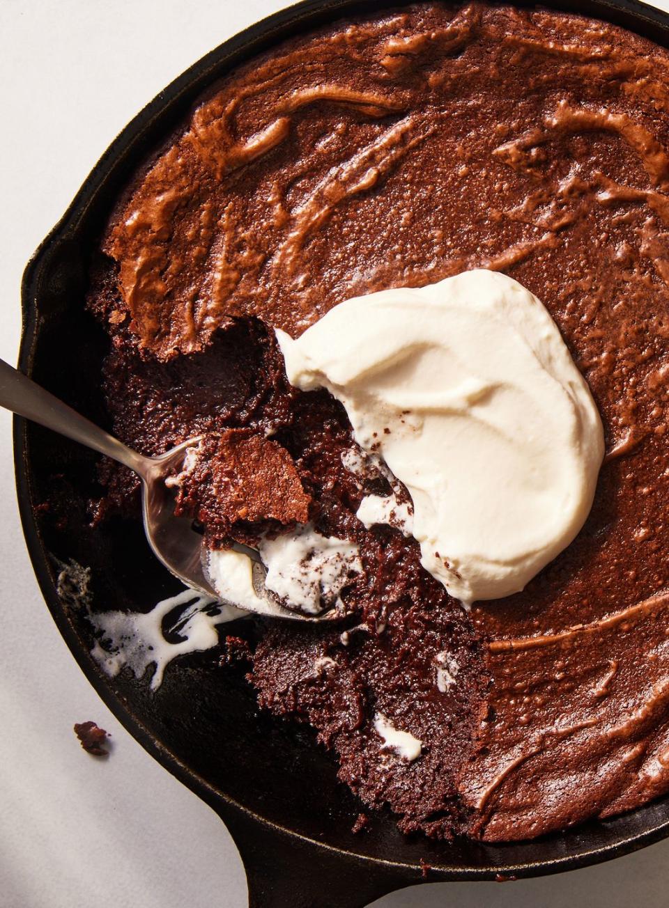 Skillet Fudgy Brownie Pudding