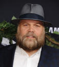 Vincent D'Onofrio, who plays Hoskins in “Jurassic World,” was unrecognizable on the red carpet rocking a bushy beard and fedora.