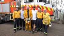 Australia cricketers Tim Paine and Nathan Lyon visit areas affected by bushfires