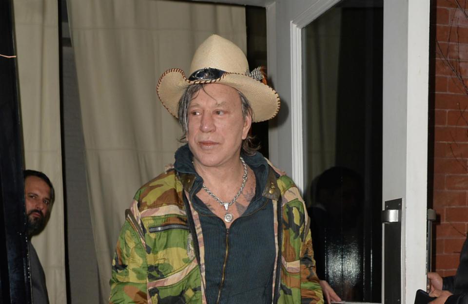Mickey Rourke wants the war in Ukraine to end credit:Bang Showbiz