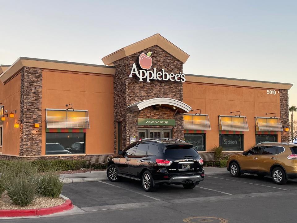 Exterior of Applebee's