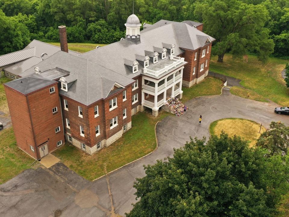 A drone shot of the Woodland Cultural Centre in Brantford, Ont. It is the former Mohawk Institute Residential School. The team leading the search will get more than $10 million over three years from Ottawa. (Sue Reid/CBC - image credit)