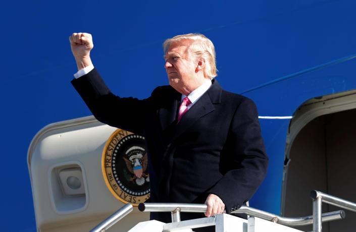 <p>President Donald Trump steps from Air Force One for a visit to the Civil Rights Museum in Jackson, Miss., Dec. 9, 2017. (Photo: Kevin Lamarque/Reuters) </p>