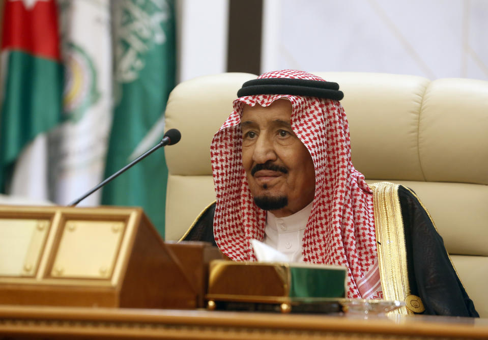 Saudi King Salman chairs an emergency summit of Gulf Arab leaders in Mecca, Saudi Arabia, Thursday, May 30, 2019. King Salman opened an emergency summit of Gulf Arab leaders in the holy city of Mecca on Thursday with a call for the international community to use all means to confront Iran, but he also said the kingdom extends its hand for peace. (AP Photo/Amr Nabil)