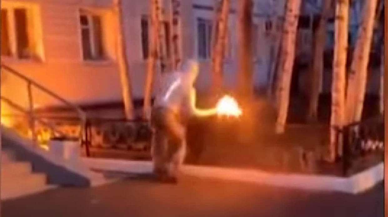 Arson attack on military enlistment office in Nizhnevartovsk. Screenshot: video on social media