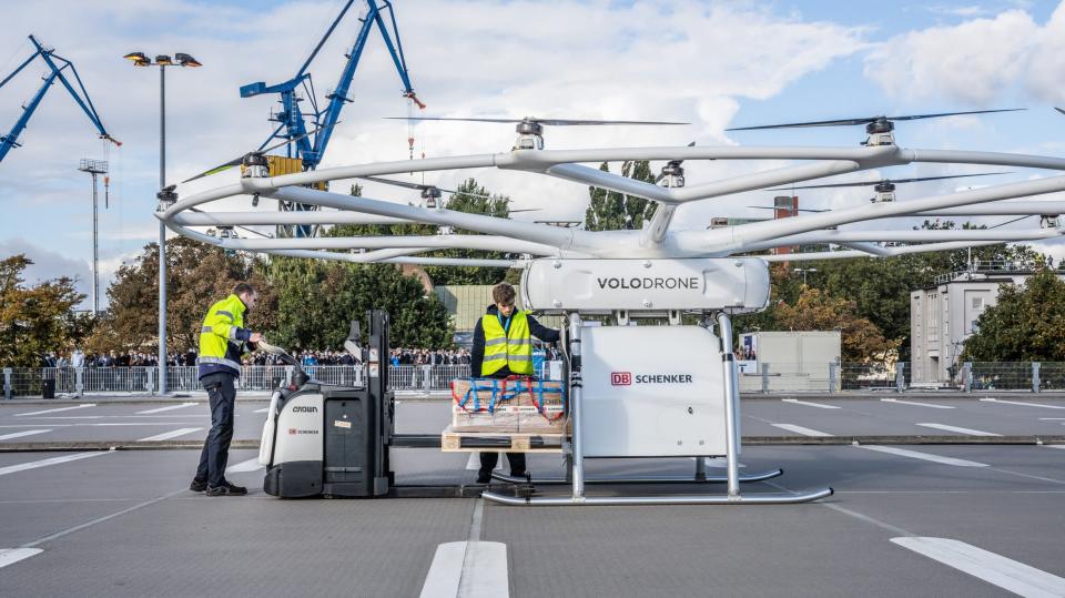 Volocopter testet seine Volodrone mit dem weltweiten Logistikdienstleister  DB Schenker.  - Copyright: Volocopter