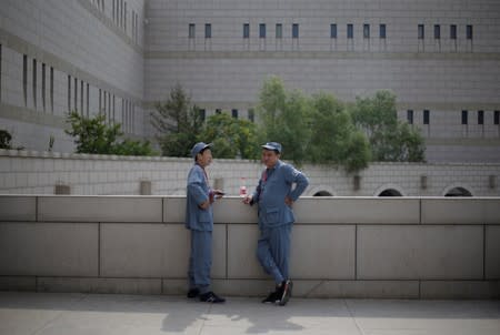 The Wider Image: Busts of leaders a hit in China's porcelain capital