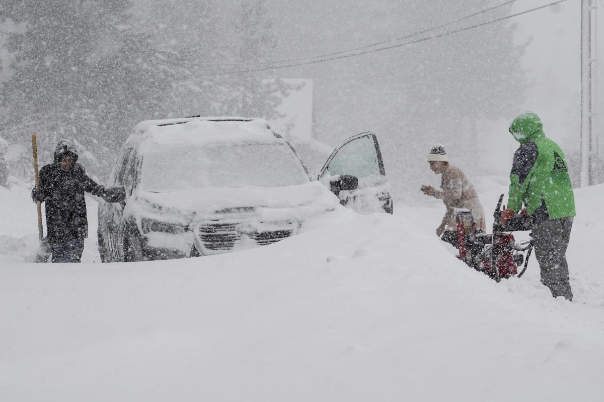 A Massive Blizzard Howls In The Sierra Nevada High Winds And Heavy