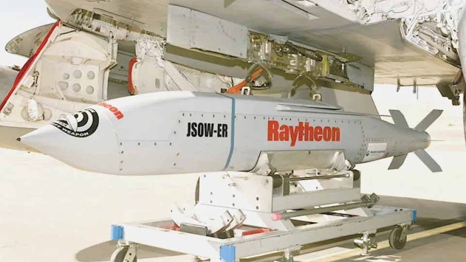 Прототип турбореактивного двигателя AGM-154E JSOW-Extended Range (JSOW-ER). <em>Raytheon</em>