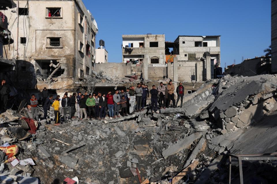 加薩南部拉法市19日遭到以色列空襲。路透社