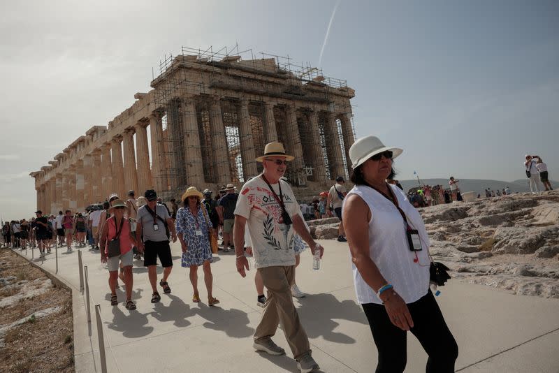 Heatwave hits Greece