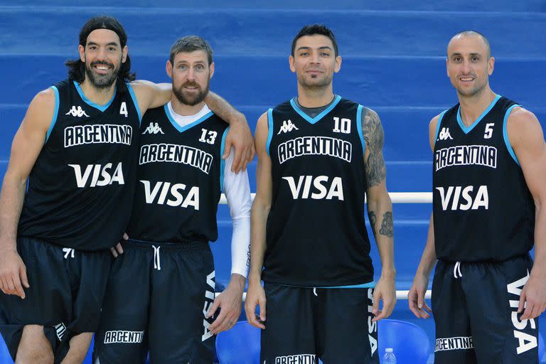 Luis Scola, Andrés Nocioni, Carlos Delfino y Manu Ginóbili en la preparación del último torneo en el que estuvieron juntos, en Río 2016