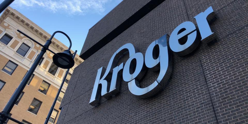 FILE PHOTO: The Kroger supermarket chain's headquarters is shown in Cincinnati, Ohio, U.S., June 28, 2018.   REUTERS/Lisa Baertlein