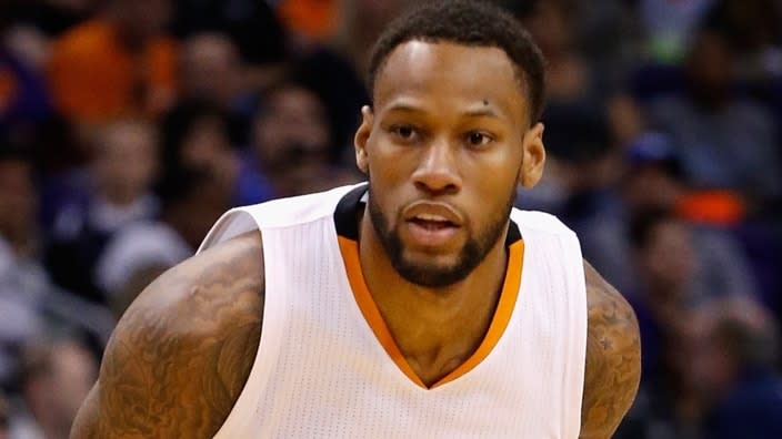 This 2016 photo shows then-Phoenix Suns player Sonny Weems in an NBA game against the Oklahoma City Thunder at Talking Stick Resort Arena. (Photo: Christian Petersen/Getty Images)