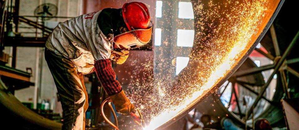 Le groupe américano-espagnol de metallurgie Ferroglobe, spécialiste du silicium, a annoncé la suppression de 350 emplois en France au sein de sa filiale FerroPem.
