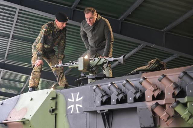 Video: This is how Ukrainians are training to use Leopard 2 tanks