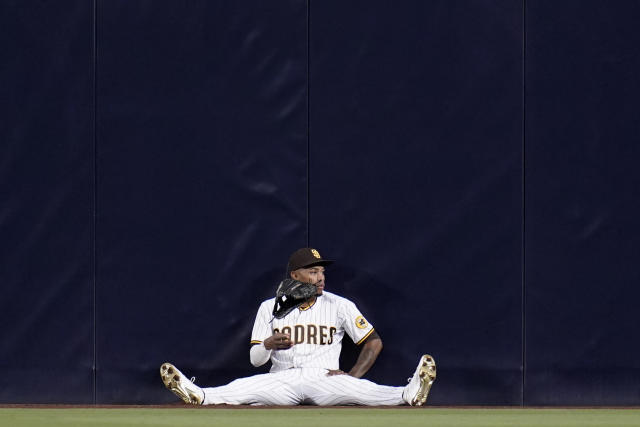 Photo: Chicago Cubs Rafael Ortega Cannot Make Catch On Home Run