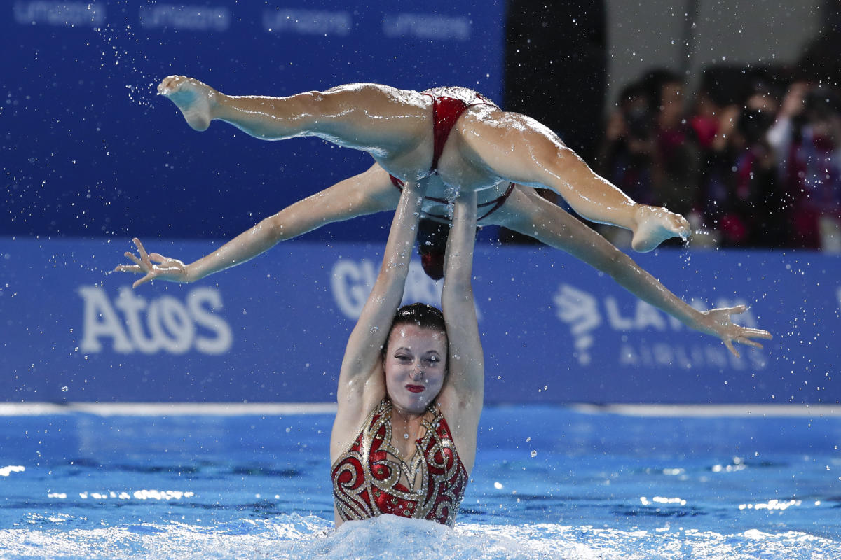 Canadian National Synchronized Swimming Team – Claudia Holzner