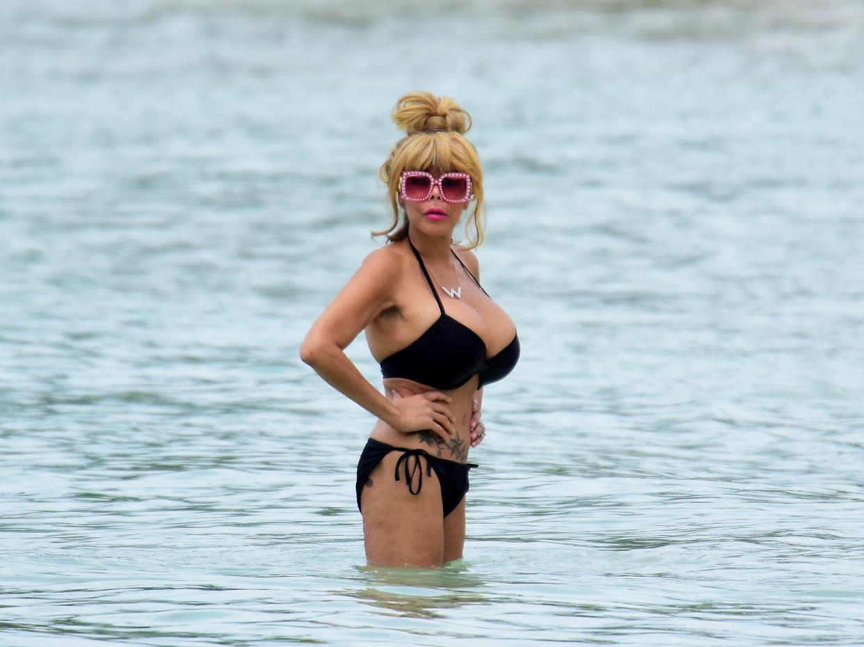 Wendy Wiliams in bikini in Barbados