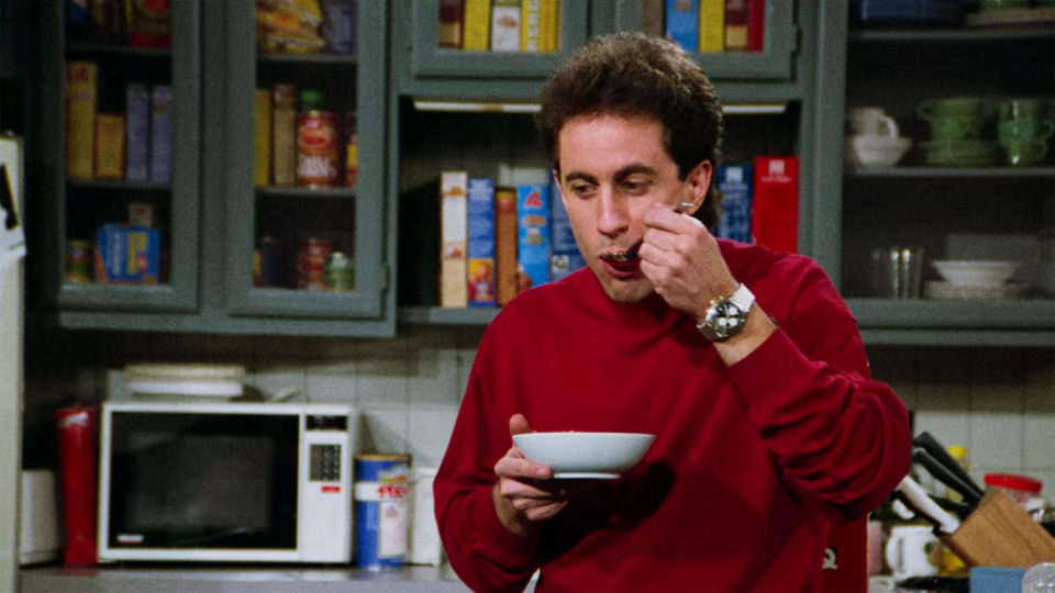 jerry enjoys some corn flakes on seinfeld