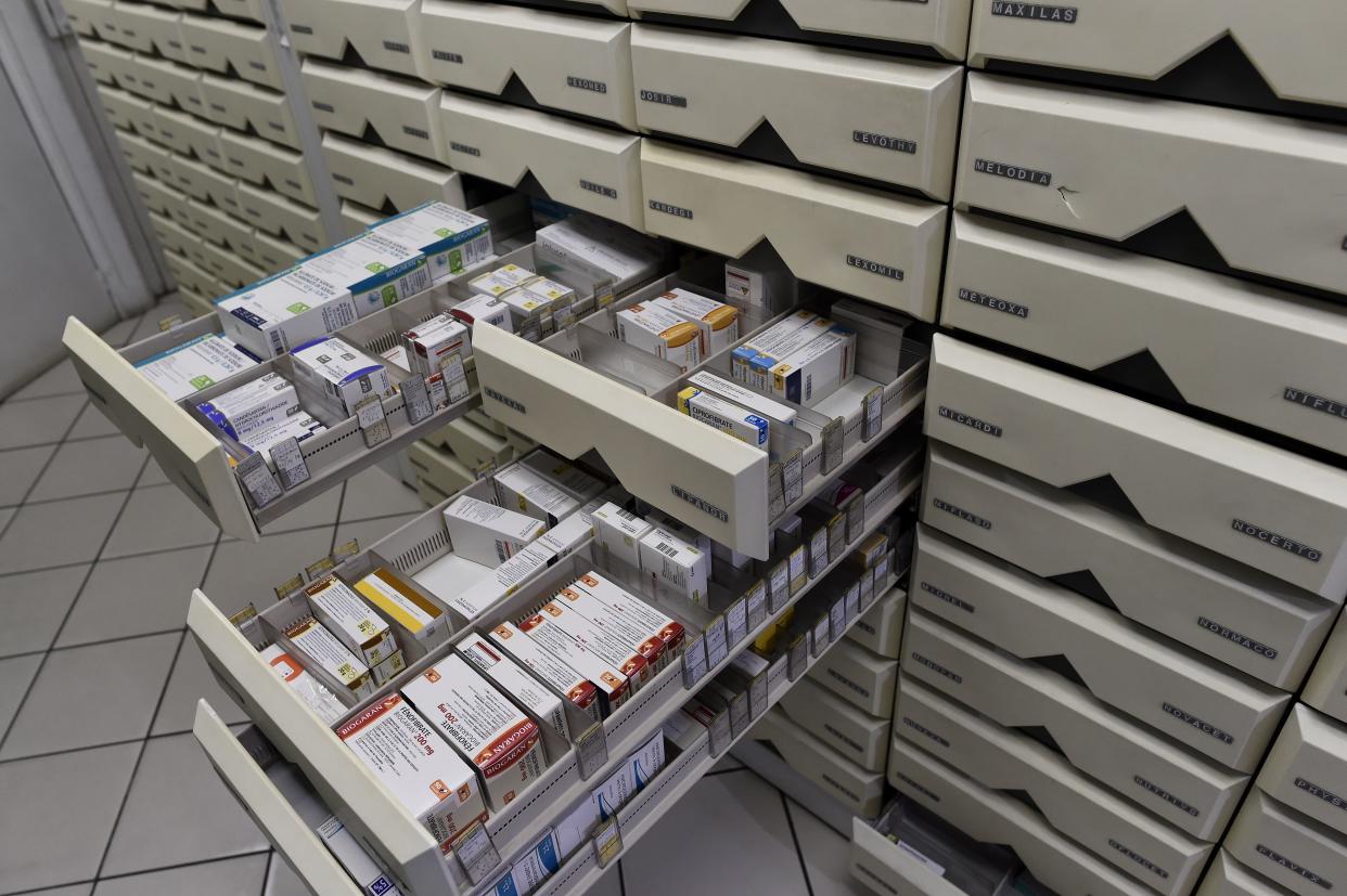 Drugs are displayed at a pharmacy in Paris on November 27, 2017. (STEPHANE DE SAKUTIN/AFP/Getty Images_