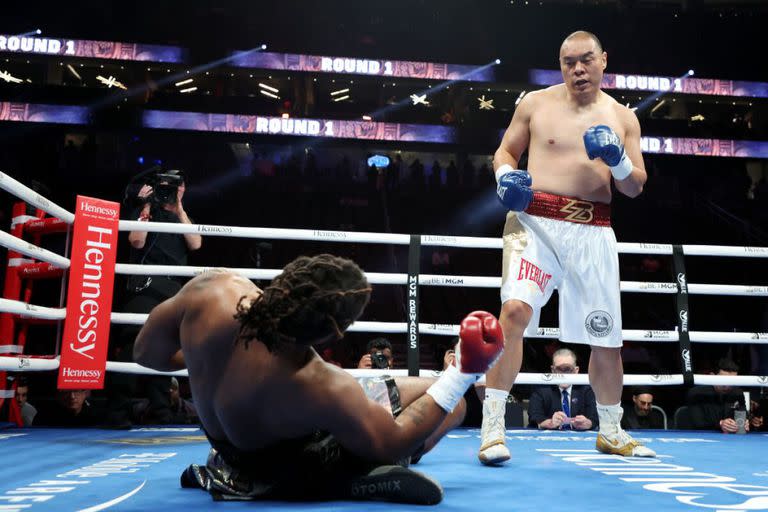 Zhilei Zhang y su KO sobre Scott Alexander en Las Vegas, en mayo de 2022