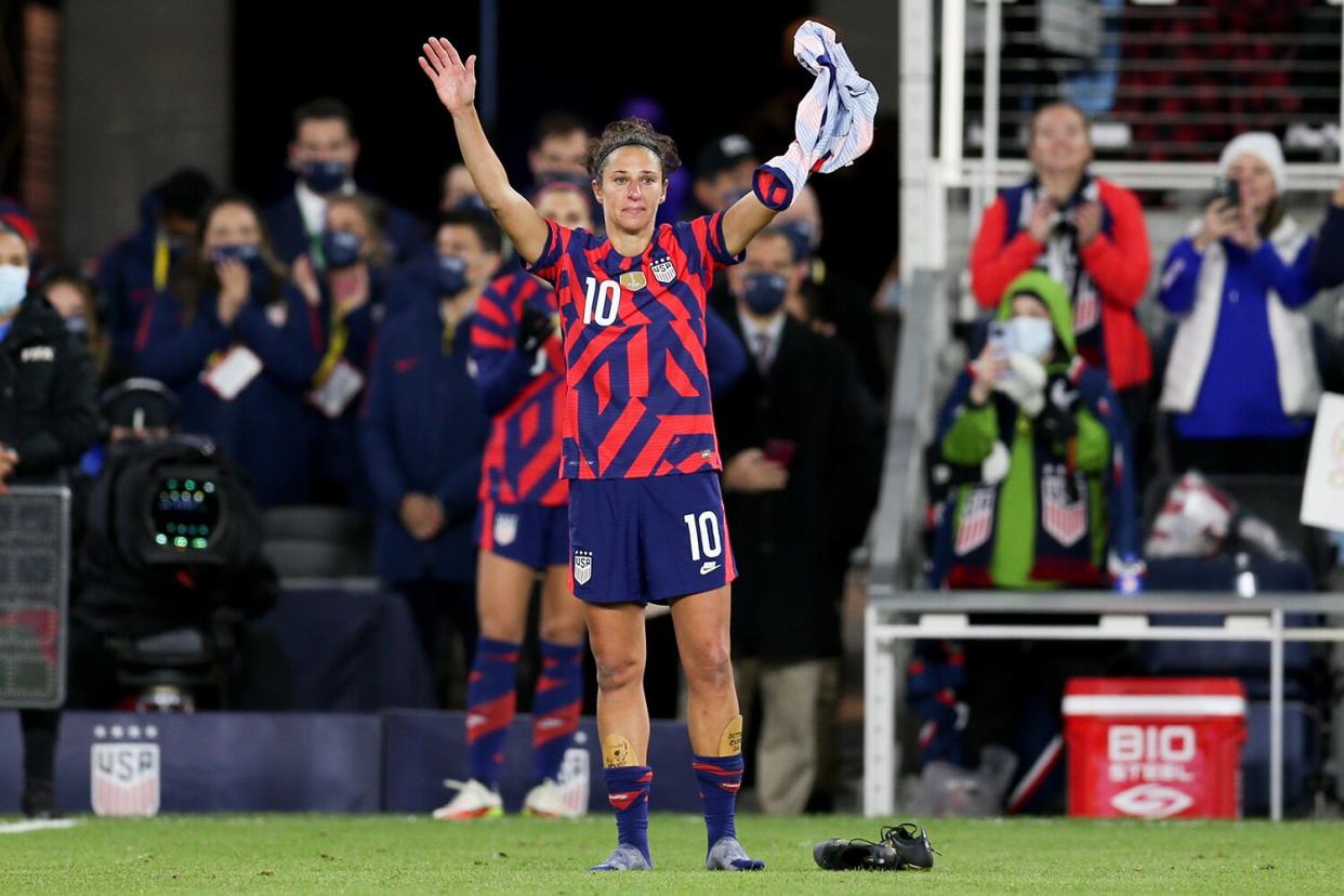 SAINT PAUL, MN - OCTOBER 26: United States forward Carli Lloyd (10) acknowledges the fans as she takes a lap after her final game, a friendly soccer match between Korea Republic and the United States on Oct 26, 2021 at Allianz Field in Saint Paul, MN.