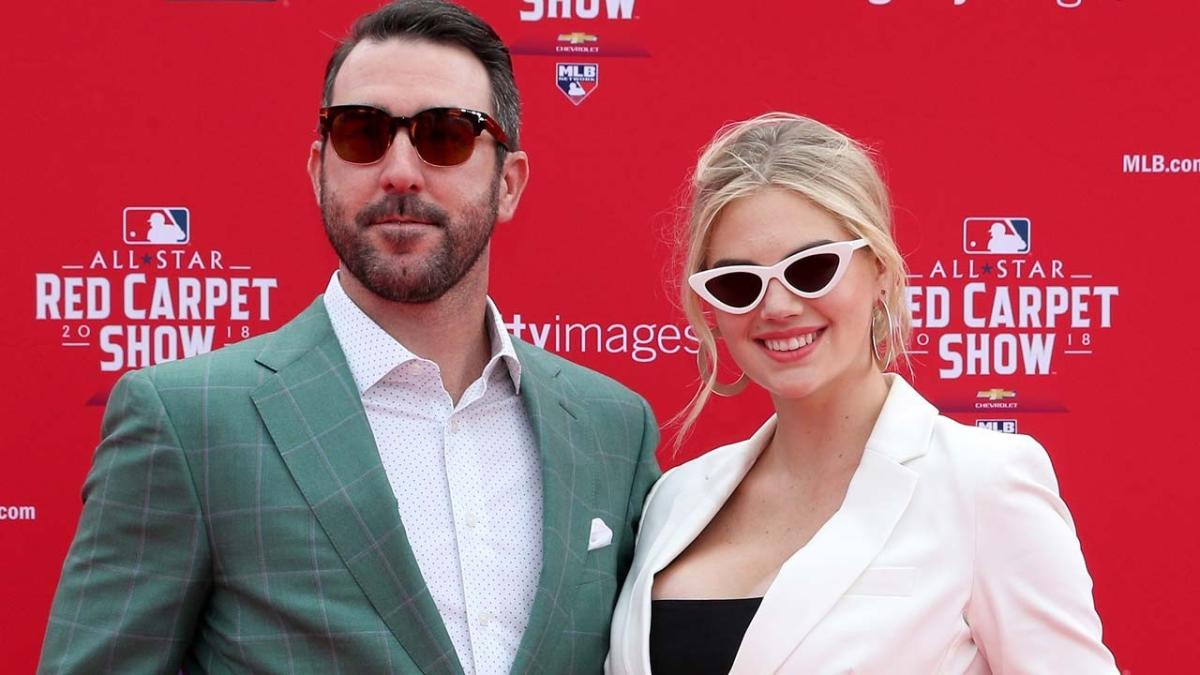 Kate Upton Plants Huge Kiss on Fiance Justin Verlander After