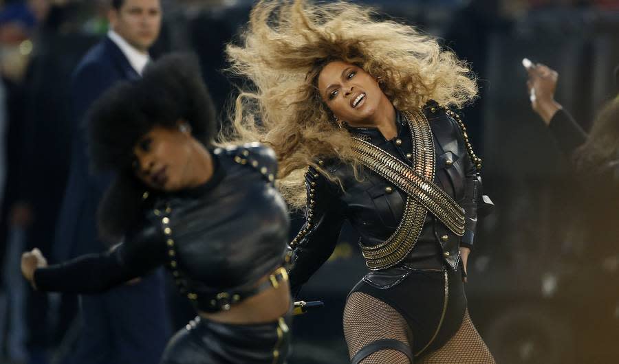 Who Designed Beyonce's Outfit for the Super Bowl Halftime Show? 