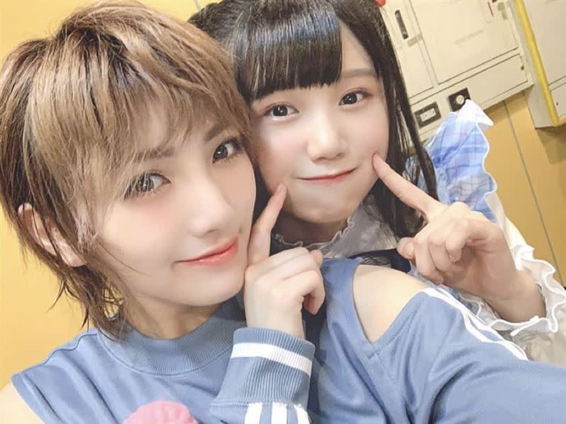  岡田奈奈(左)、林于馨(右)各自帶領團體拿下單曲好成績。（圖／翻攝自林于馨IG）