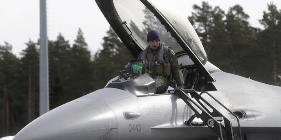 F-16 fighter aircraft