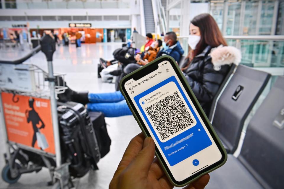 Momentan ständiger Begleiter bei jeder Flugreise: Der digitale Impfpass. 