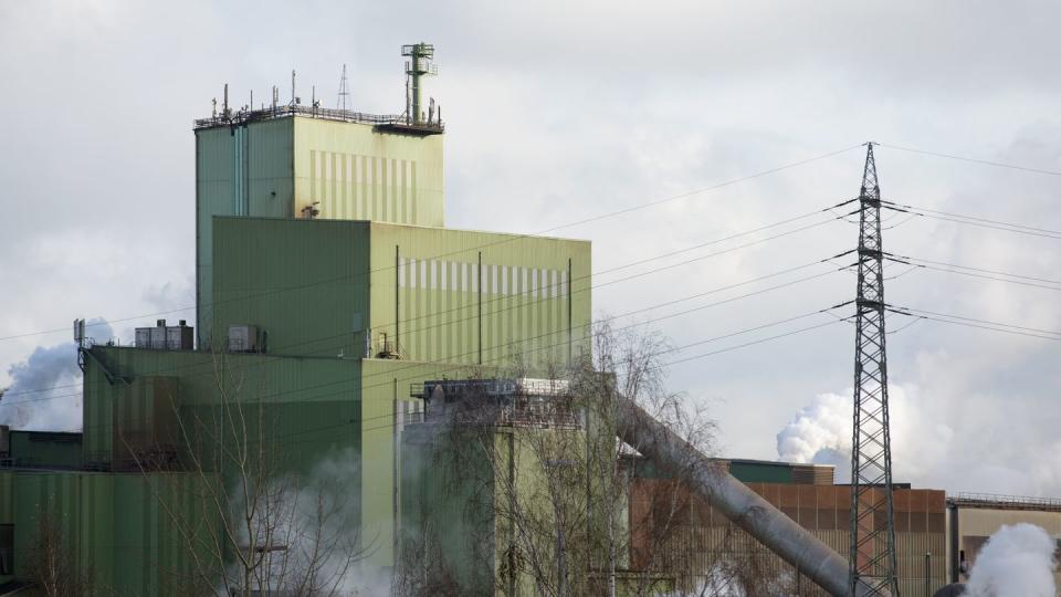 Das Stahlwerk der Georgsmarienhütte-Gruppe (GMH). Die Bundesregierung unterstützt den niedersächsischen Stahlhersteller in der Corona-Krise  mit einer stillen Beteiligung in Höhe von 58 Millionen Euro.