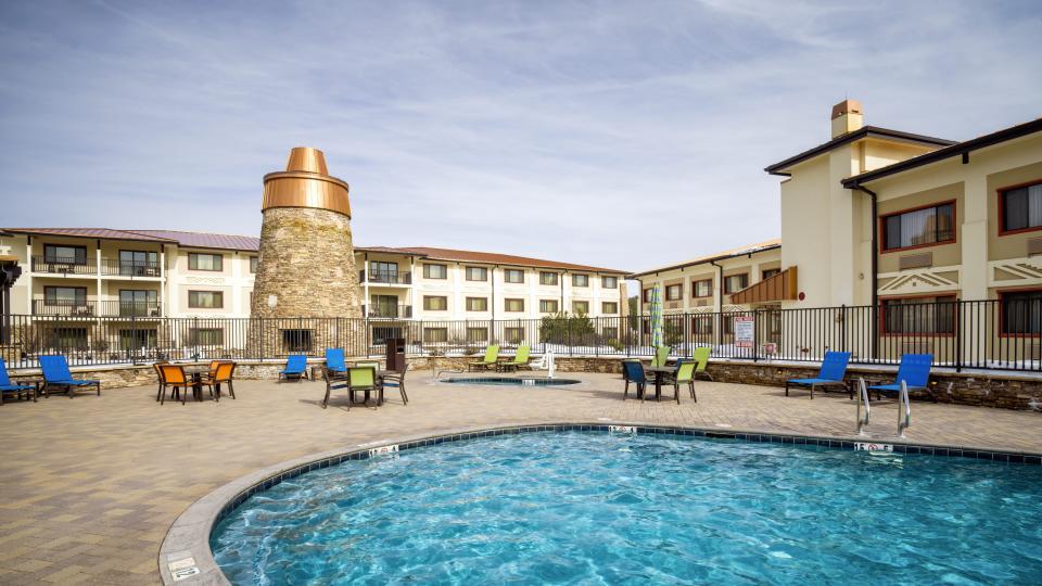 Squire Resort is just 7 miles from the Grand Canyon.