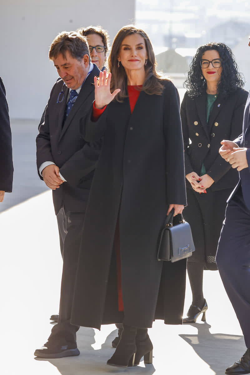 Reina Letizia vestido rojo cinturón