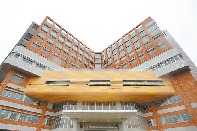 新竹市立馬偕兒童醫院預計今年9月正式營運，為竹竹苗近30萬兒童打造專屬醫療照護。（陳育賢攝）