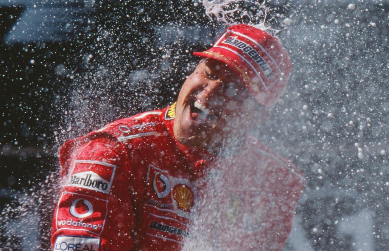Siegertyp: Michael Schumacher, hier nach dem Gewinn des Grand Prix in Österreich 2003, wurde im Zuge seiner riesigen Erfolge zum Weltstar.  (Bild: 2015 Getty Images/Clive Rose)