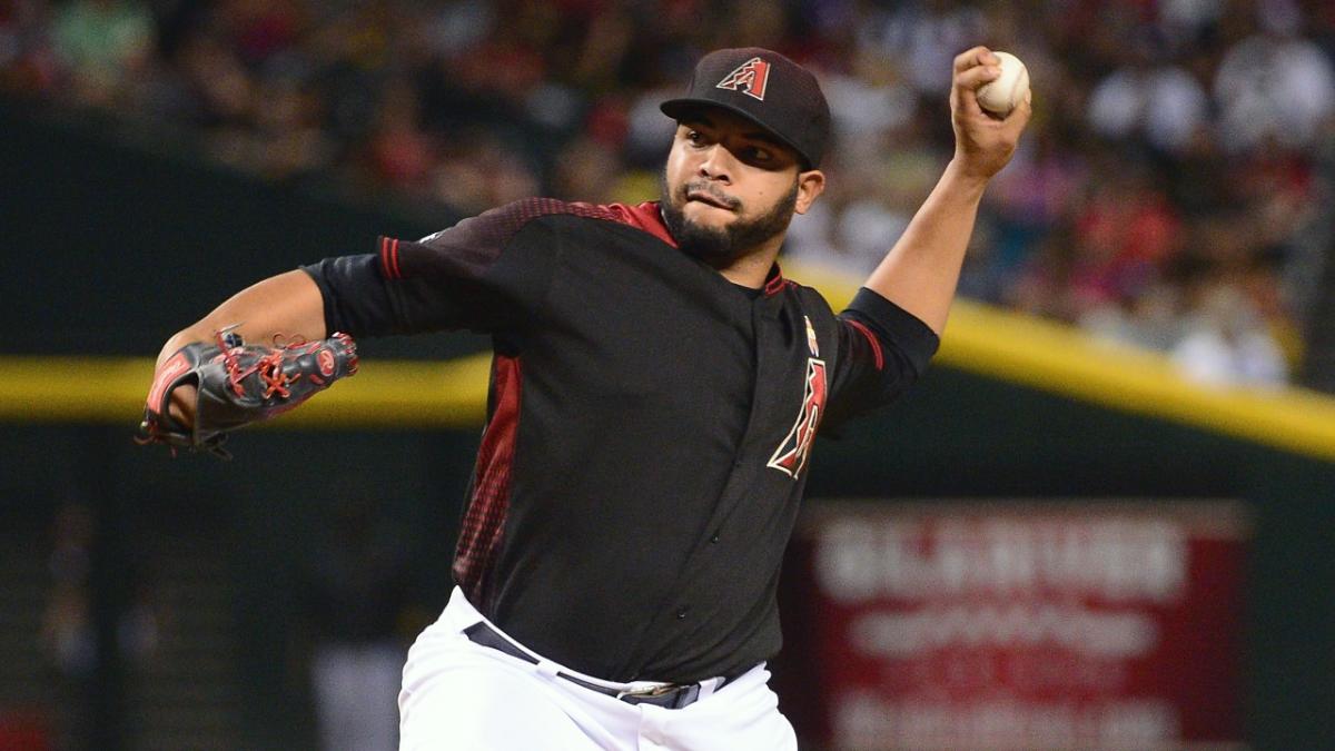 Cubs reportedly sign free agent pitcher Edwin Escobar