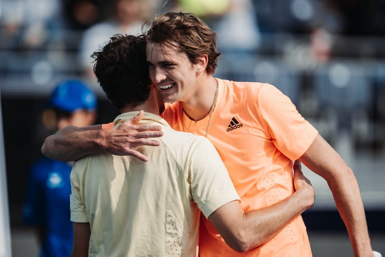 Alexander Zverev volvió a jugar después de 188 días de inactividad: lo hizo en la Diriyah Tennis Cup, en Arabia Saudita, venciendo a Thiem