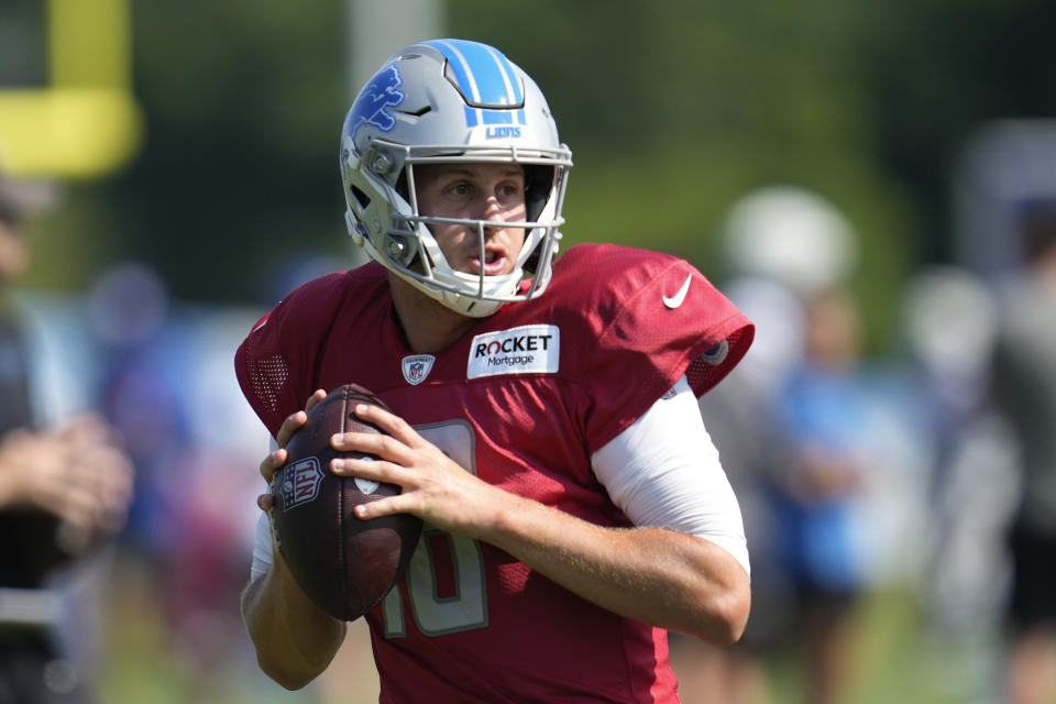 Detroit Lions quarterback Jared Goff (16) throws during an NFL football practice in Allen Park, Mich., Wednesday, Aug. 9, 2023. (AP Photo/Paul Sancya)