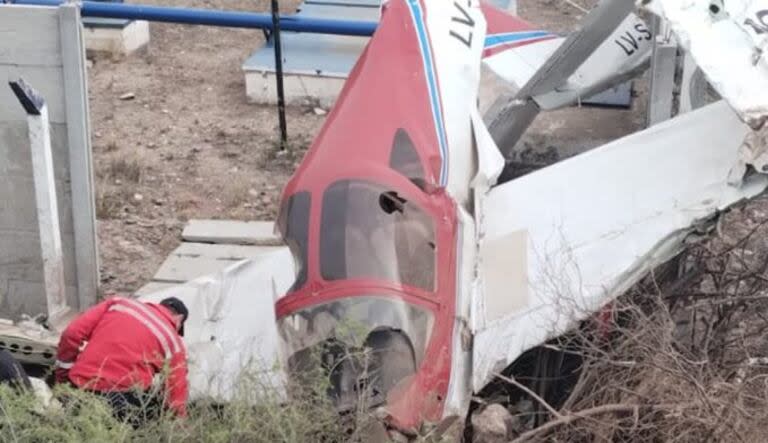 Así quedó la avioneta que cayó en Mendoza.