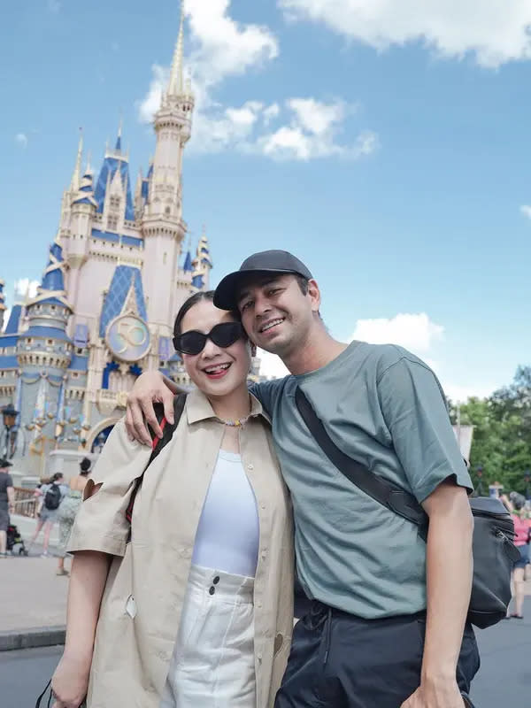 Raffi Ahmad ajak keluarga liburan di Disneyland Amerika (instagram/rafinagita1717)